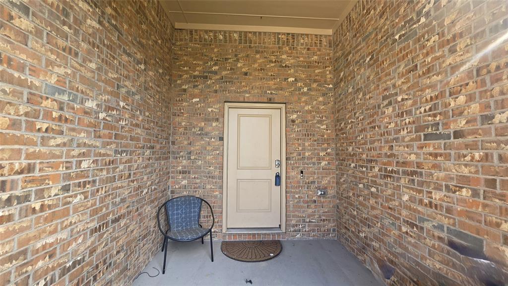 409 Samuel Street Denton, TX 76207 - Photo 3 of 40 a bathroom with a shower
