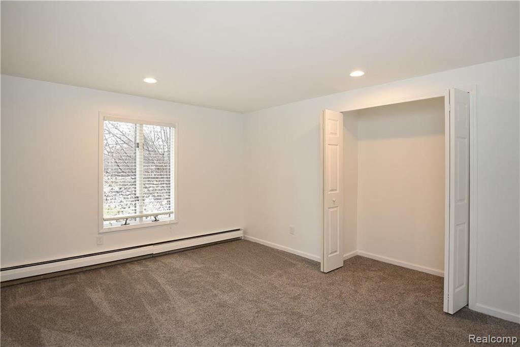 271 Stonetree Circle Rochester Hills, MI 48309 - Photo 25 of 38