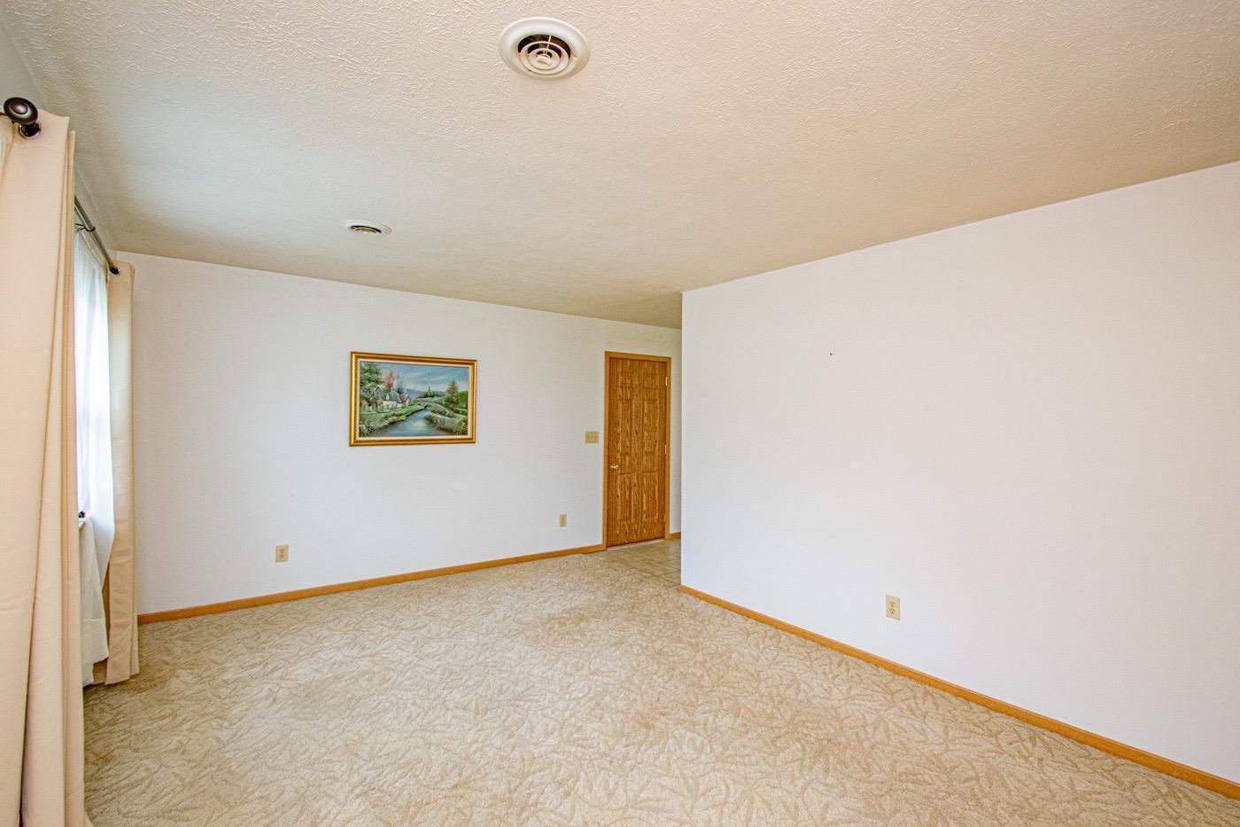 944 Lynch Road Eaton, OH 45320 - Photo 2 of 26 Gallery Image 2
