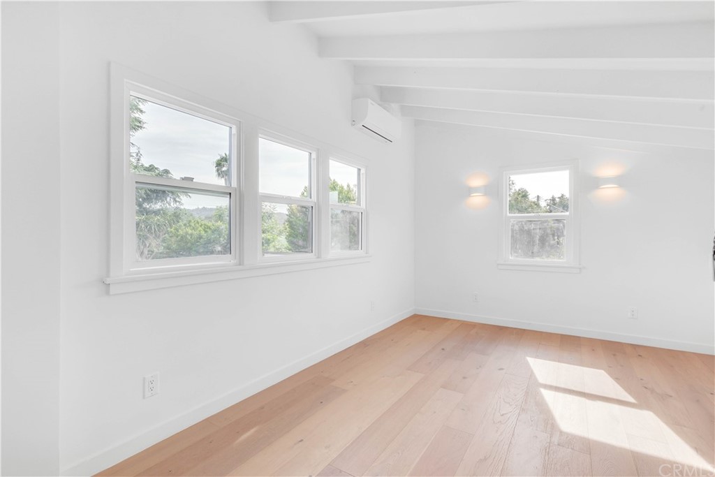 832 Mountain View Street Altadena, CA 91001 - Photo 34 of 39 an empty room with a window