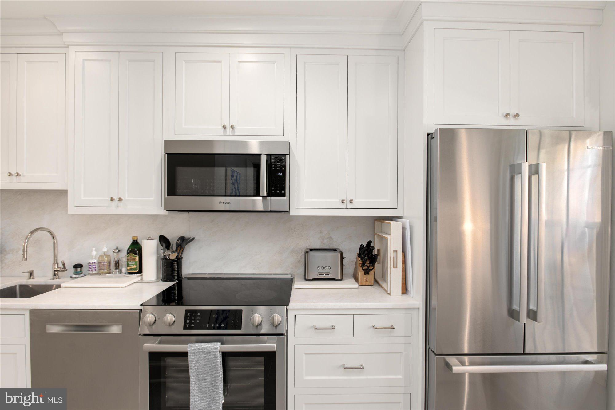 3285 Sutton Place Northwest, Unit B Washington, DC 20016 - Photo 4 of 31