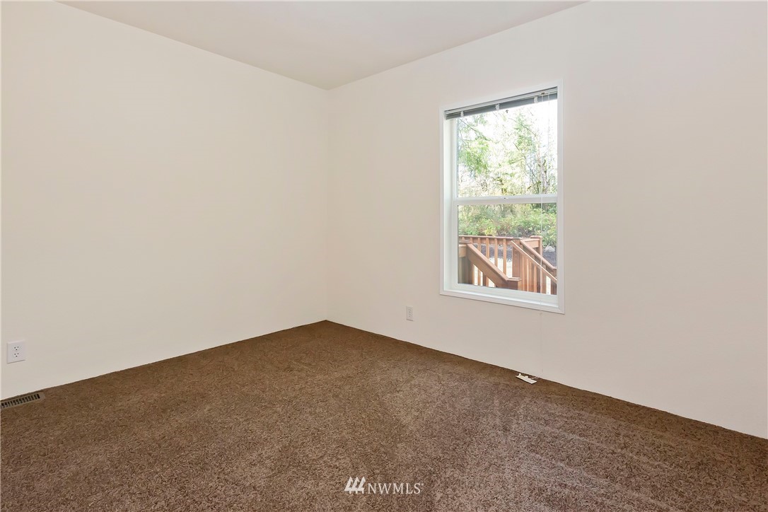 888 Southwest J H Road Port Orchard, WA 98367 - Photo 11 of 28 Gallery Image 11
