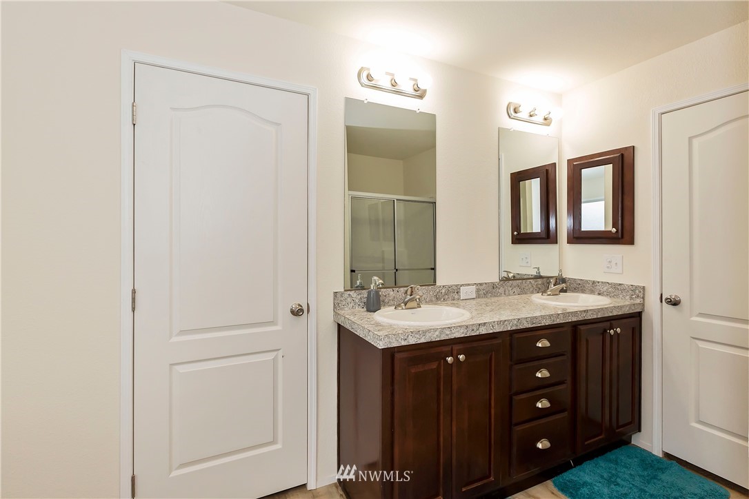 888 Southwest J H Road Port Orchard, WA 98367 - Photo 16 of 28 Gallery Image 16