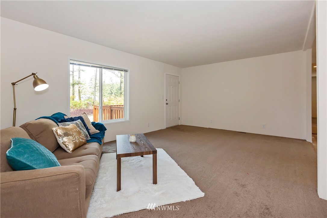 888 Southwest J H Road Port Orchard, WA 98367 - Photo 8 of 28 Gallery Image 8