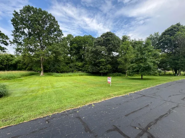 $14,998 | 3800 Nelson Drive, Unit 20, Jackson, MI 49203