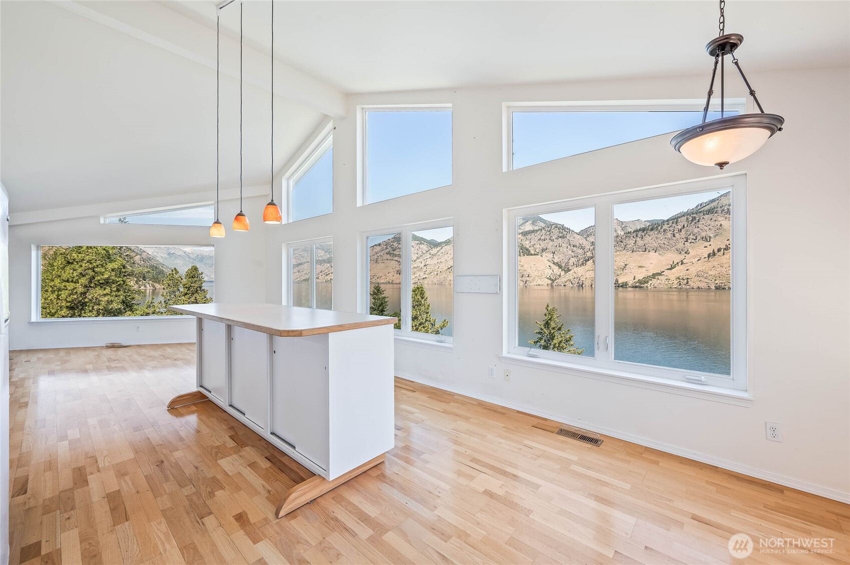 20000 South Lakeshore Road Chelan, WA 98816 - Photo 31 of 37