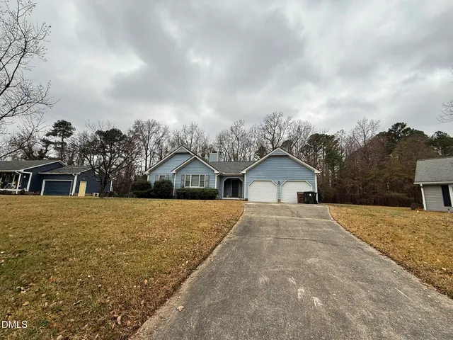 $2,200 | 405 Avent Circle, Holly Springs, NC 27540