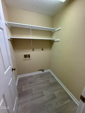 $2,200 | 405 Avent Circle, Holly Springs, NC 27540