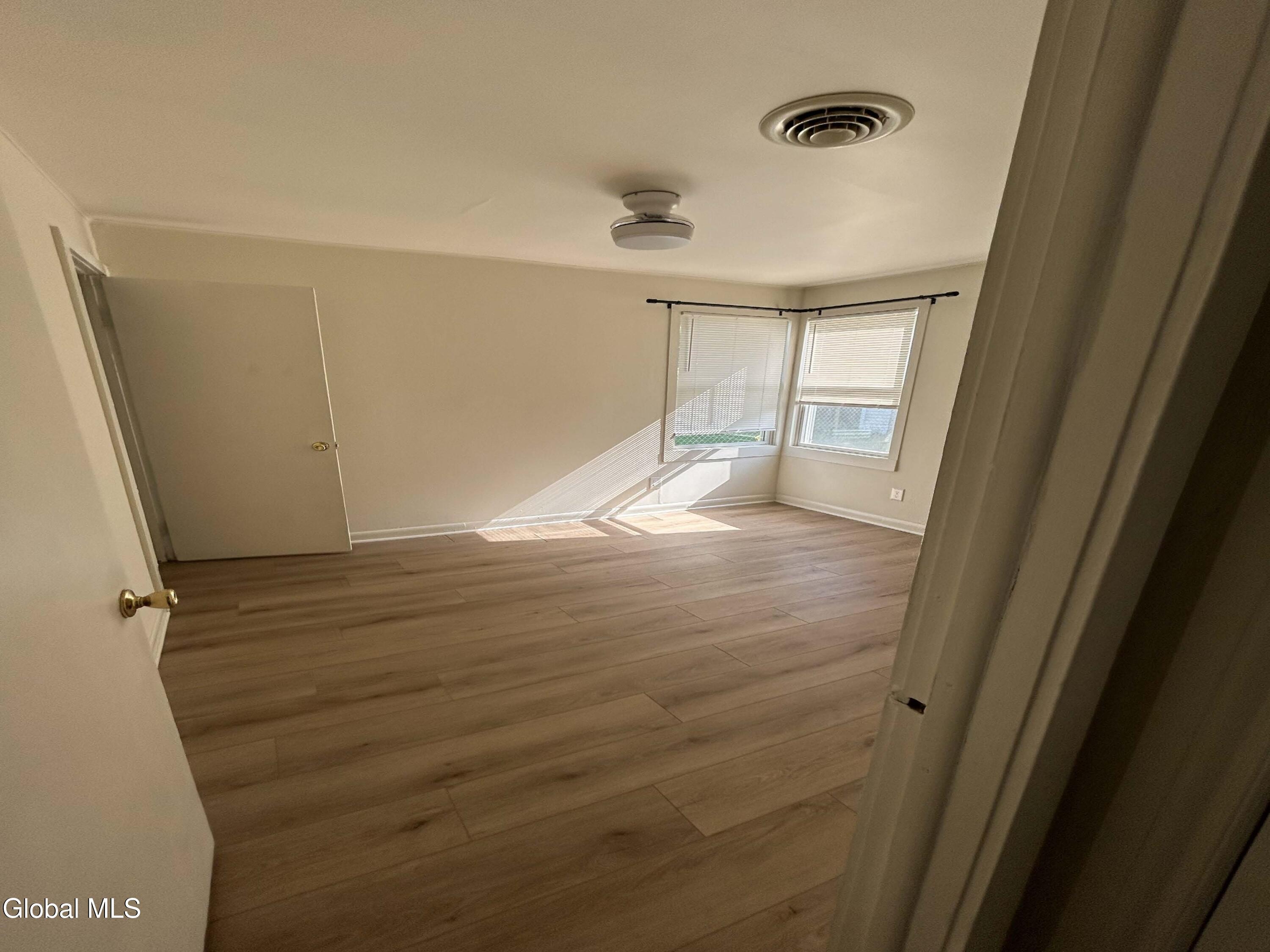 10 Grove Place Albany, NY 12203 - Photo 6 of 11 6