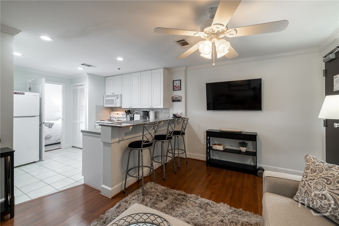 250 West Broad Street, Unit 708 Athens, GA 30601 - Photo 6 of 30