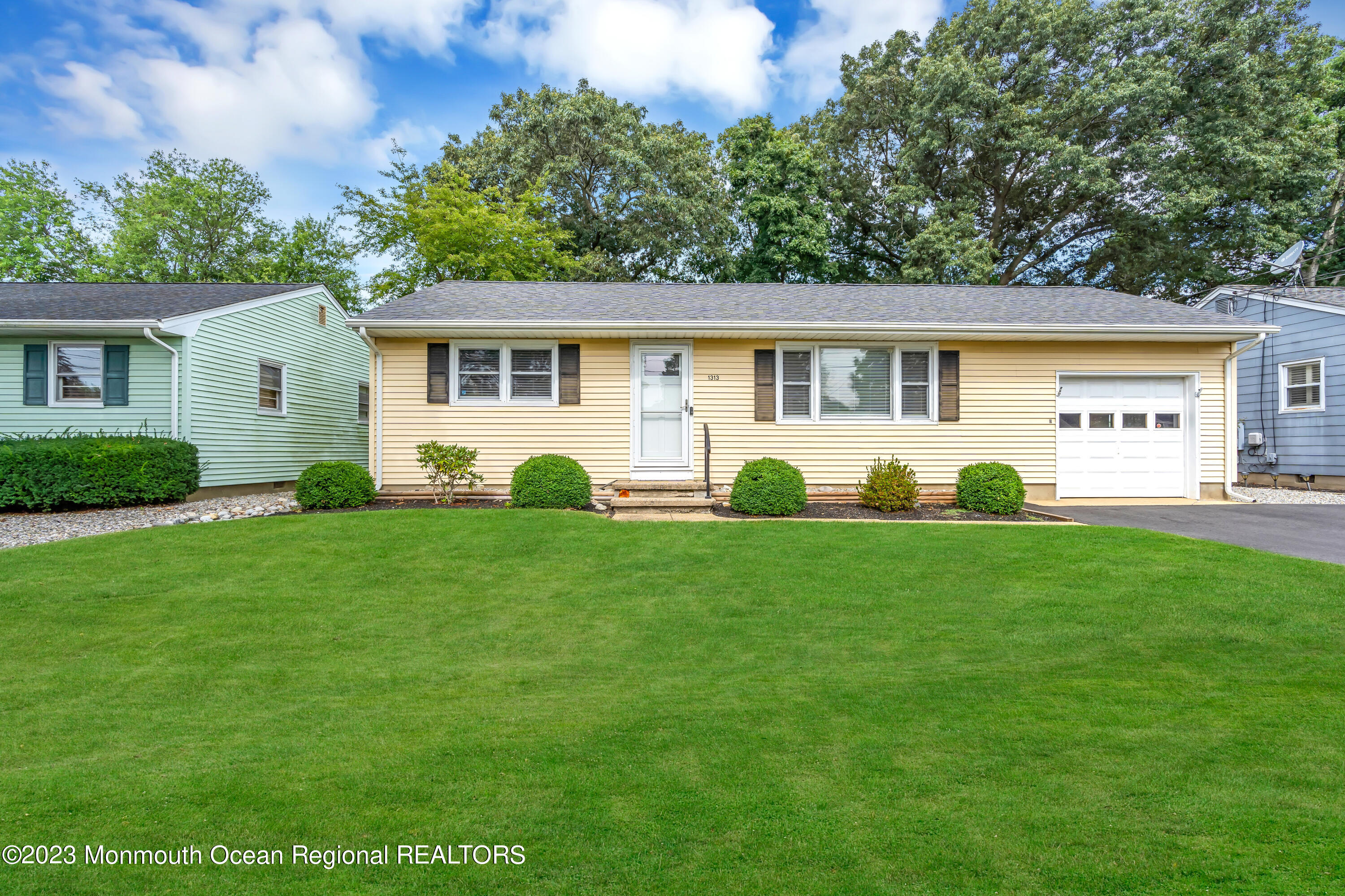 1313 Sleepy Hollow Road Point Pleasant, NJ 08742 - Photo 3 of 34 003_dsc02059-1