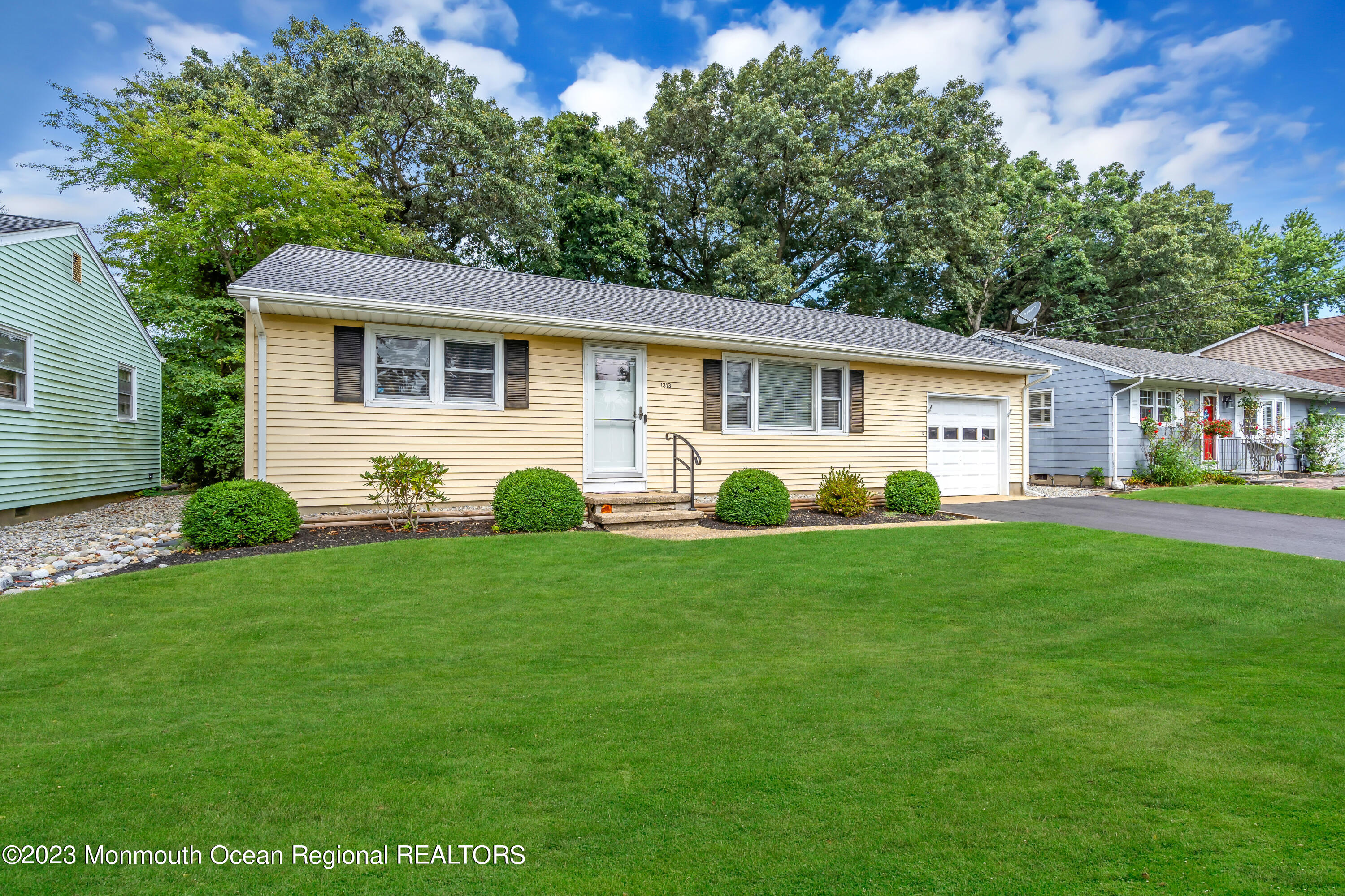 1313 Sleepy Hollow Road Point Pleasant, NJ 08742 - Photo 5 of 34 002_dsc02054-1