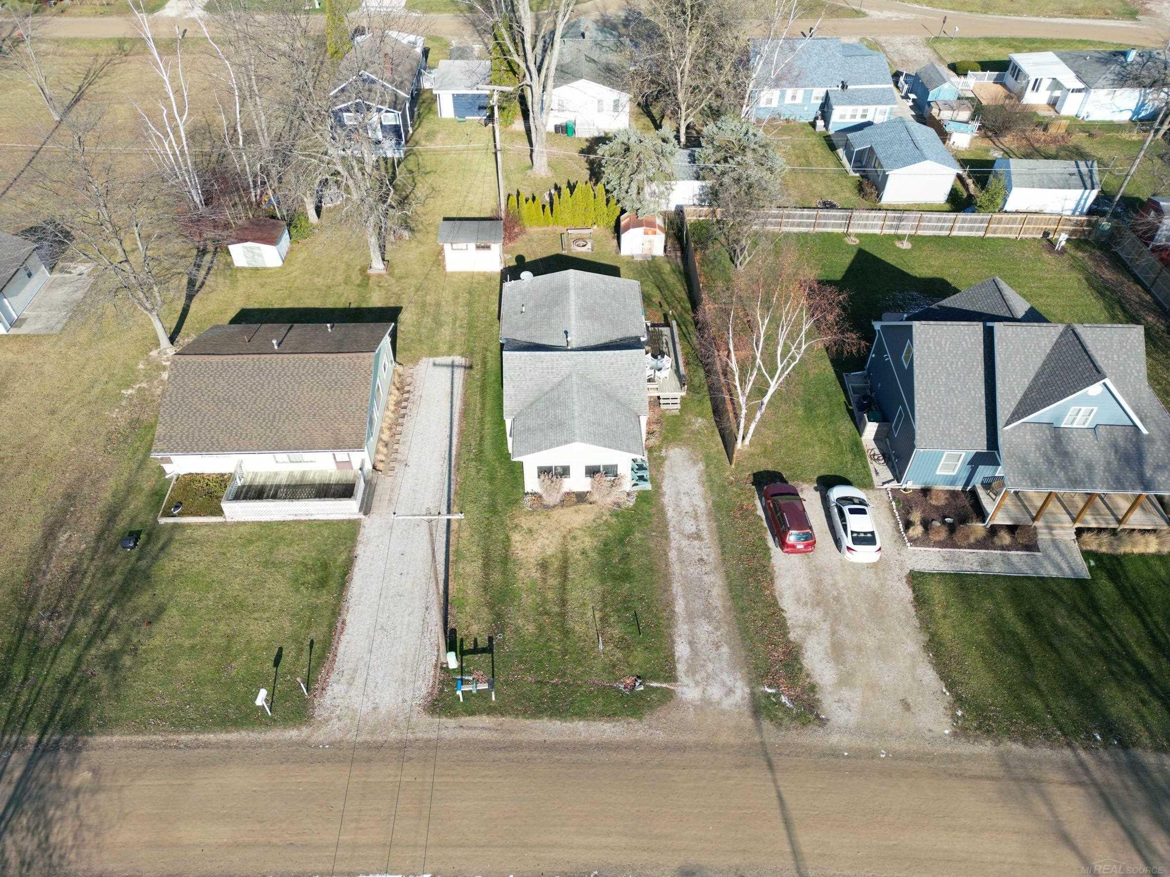 7477 Maplewood Road Lexington, MI 48450 - Photo 3 of 28 50096040-2.JPG