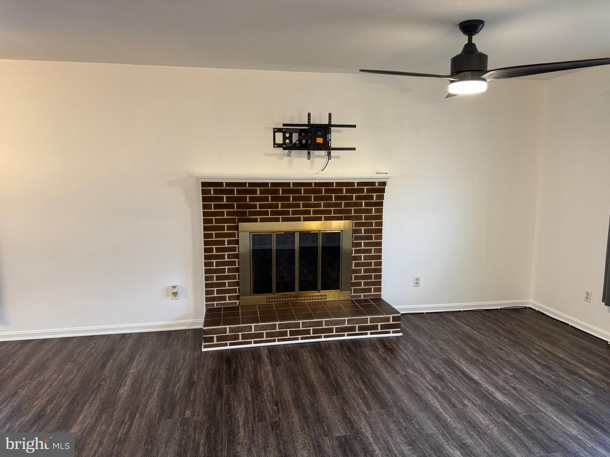 30170 Curtiss Road Mechanicsville, MD 20659 - Photo 8 of 35 Upstairs Living Area
