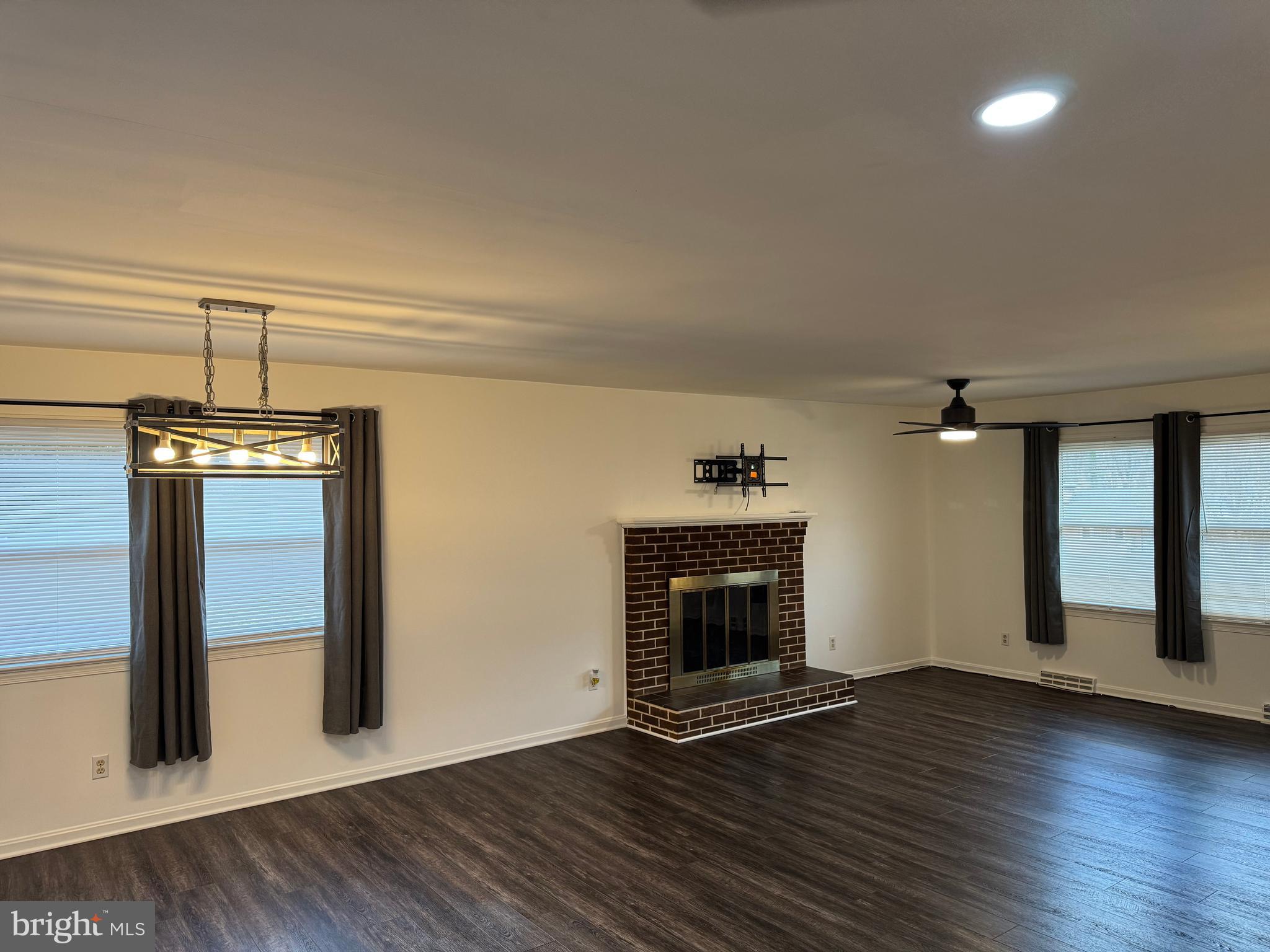30170 Curtiss Road Mechanicsville, MD 20659 - Photo 10 of 35 Living and Dining Area- Openness
