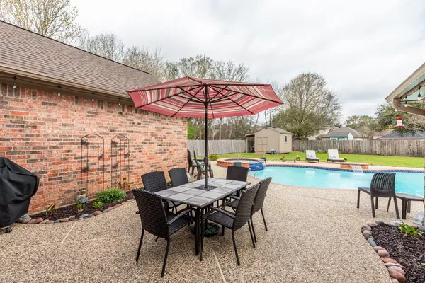 $400,000 | 7615 Colonial Drive, Beaumont, TX 77707