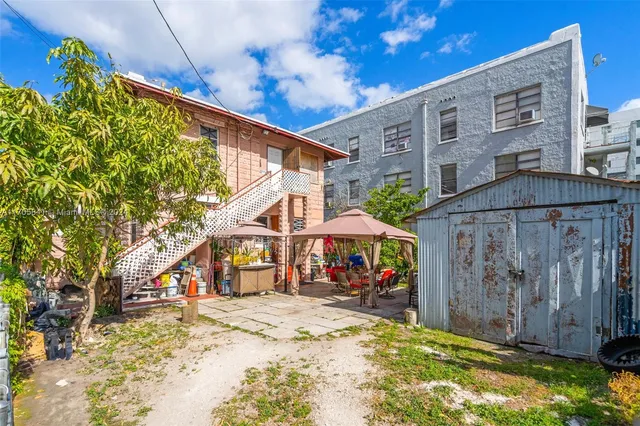 $1,199,000 | 676 Southwest 1st Street, Miami, FL 33130