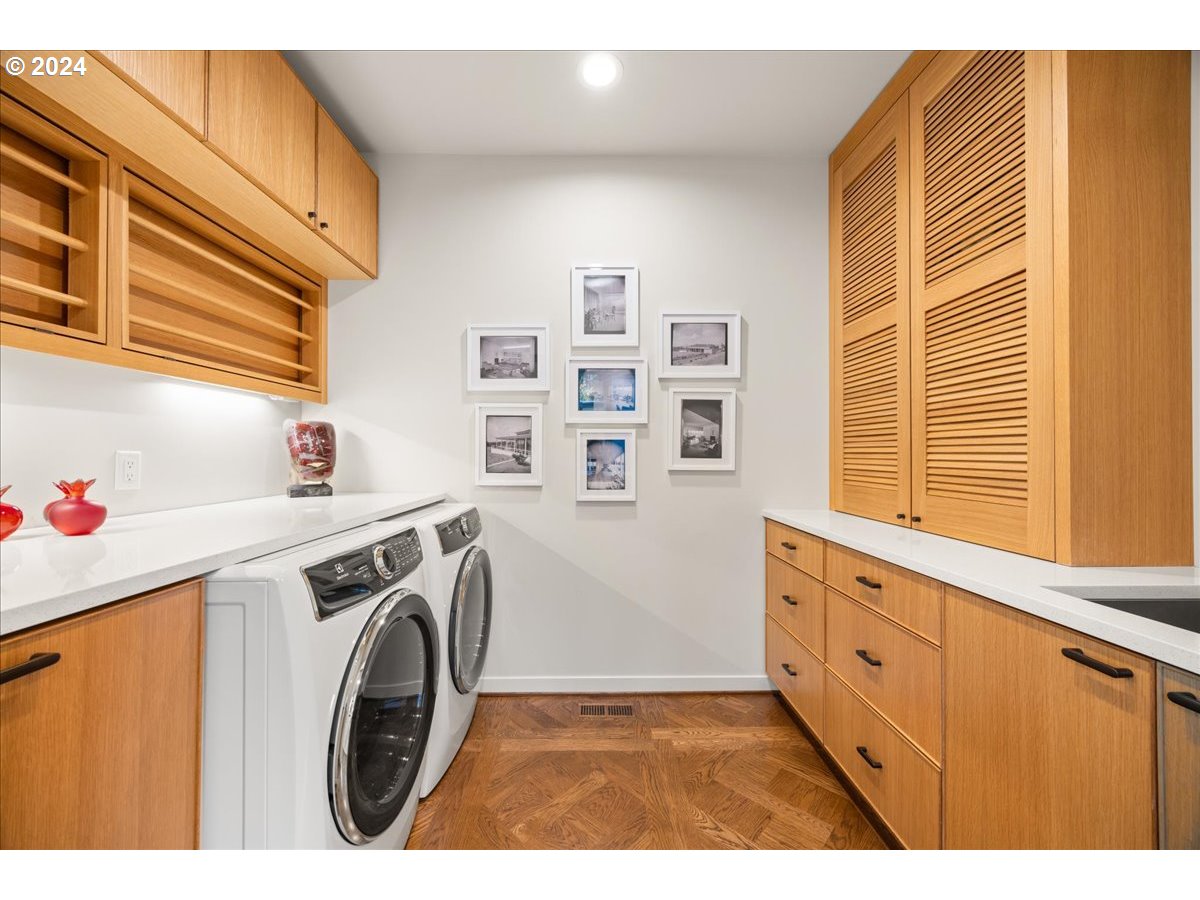 1933 Highlands Loop Lake Oswego, OR 97034 - Photo 30 of 48 a utility room with dryer and washer