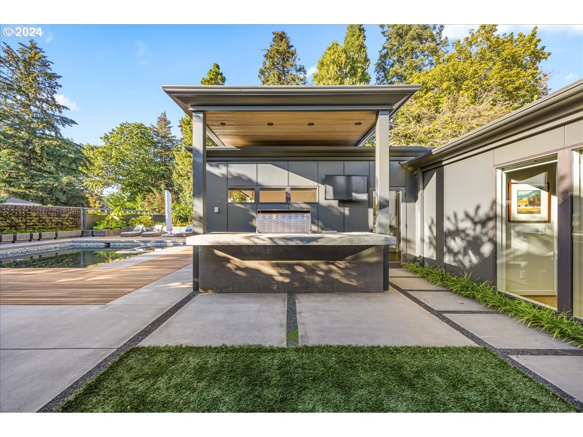 1933 Highlands Loop Lake Oswego, OR 97034 - Photo 43 of 48 a view of outdoor space yard and patio