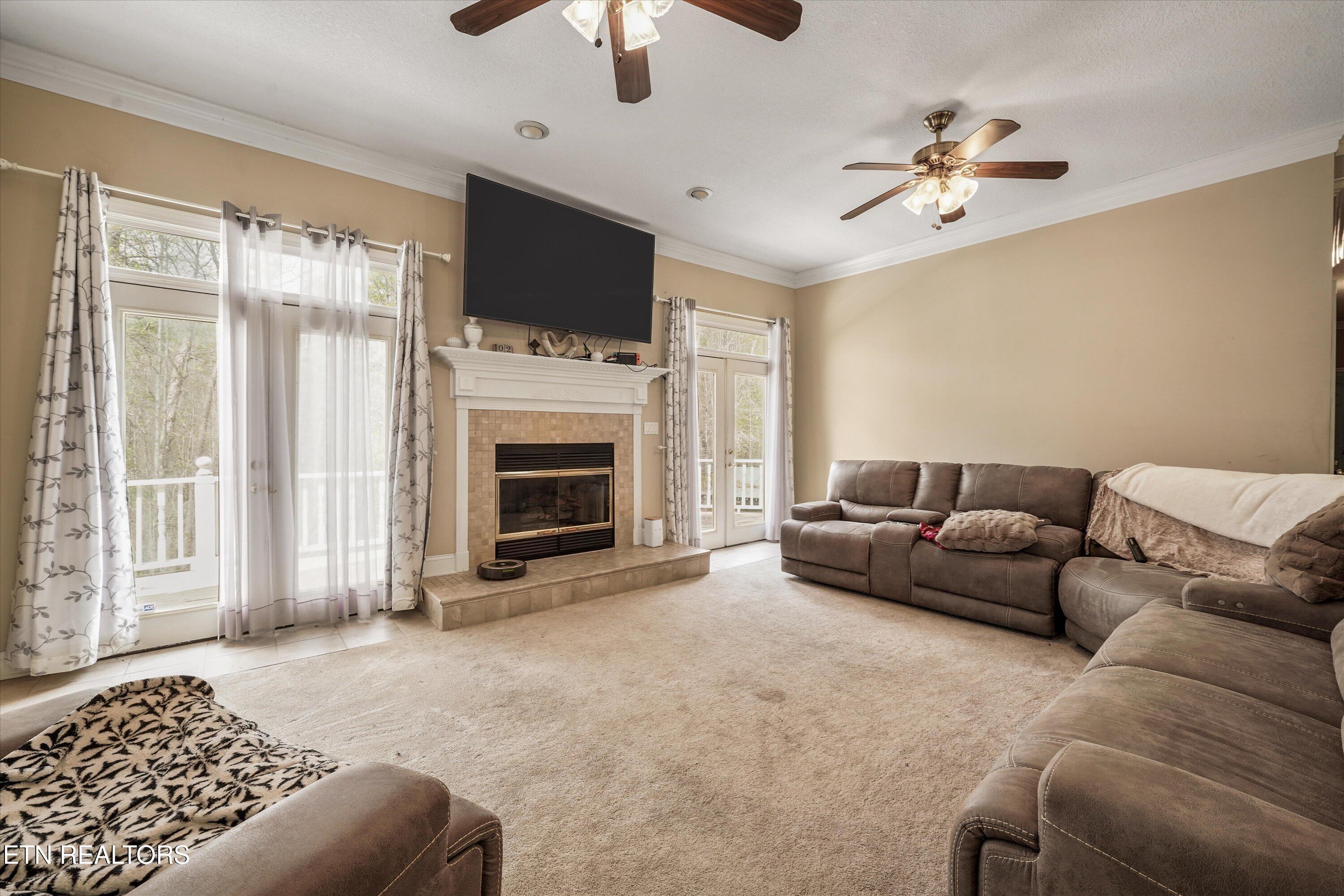 117 Cooper Road Tallassee, TN 37878 - Photo 5 of 51 Living Area