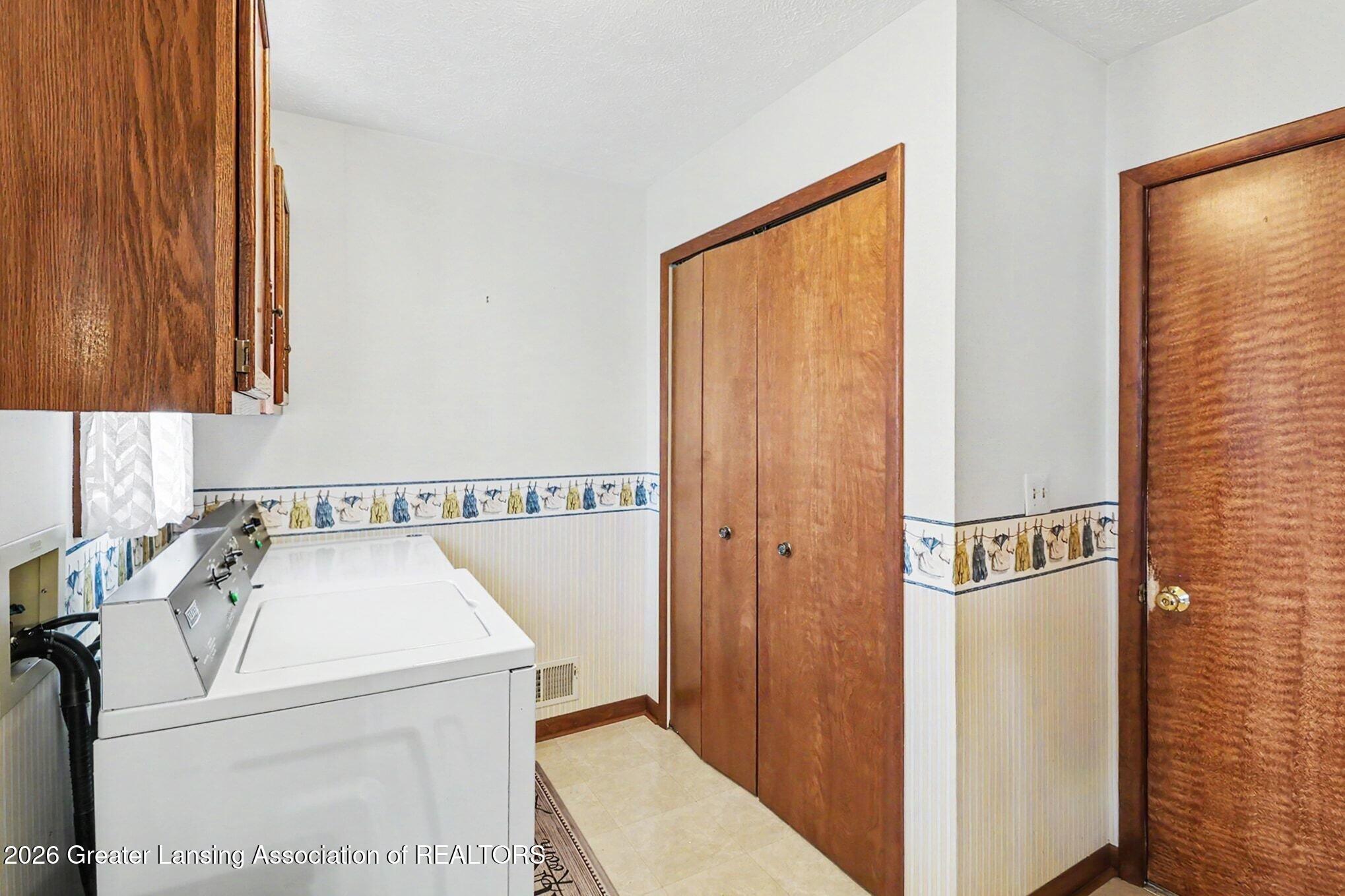 1404 Riley Ridge Drive Lansing, MI 48917 - Photo 21 of 29 026_786a3509_597