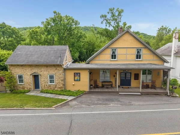 $700,000 | 152 Route 627 Phillipsburg Nj 08865, Phillipsburg, NJ 08865