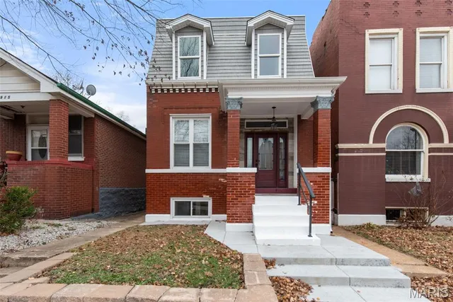 $429,900 | 2911 Michigan Avenue, St. Louis, MO 63118