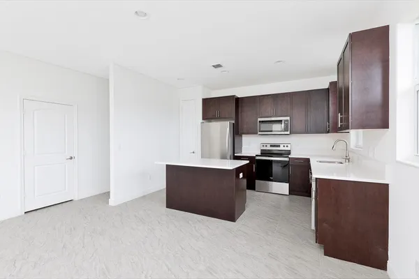 $3,595 | 6961 Pines Circle, Unit 27, Coconut Creek, FL 33073