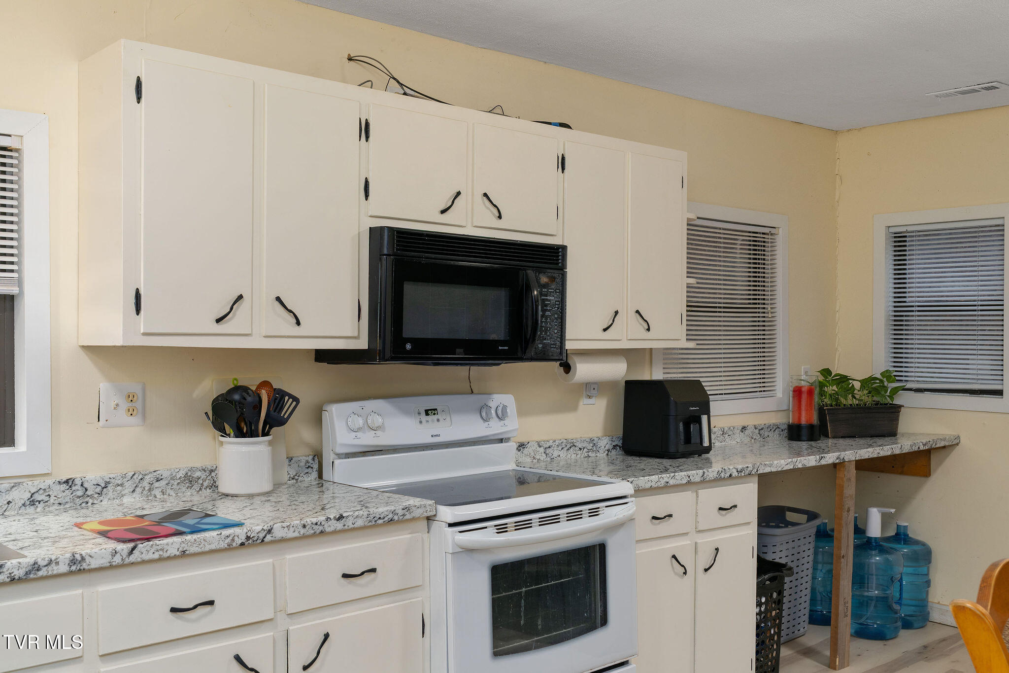 7300 Snake Hollow Road Sneedville, TN 37869 - Photo 13 of 45 DSC02005