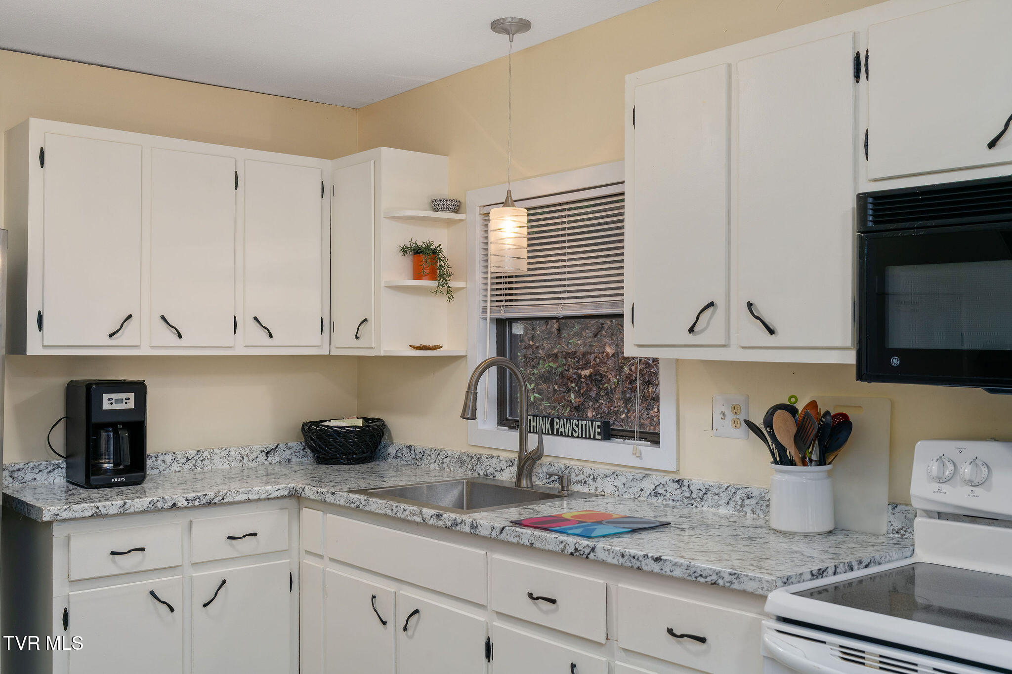 7300 Snake Hollow Road Sneedville, TN 37869 - Photo 15 of 45 DSC02029