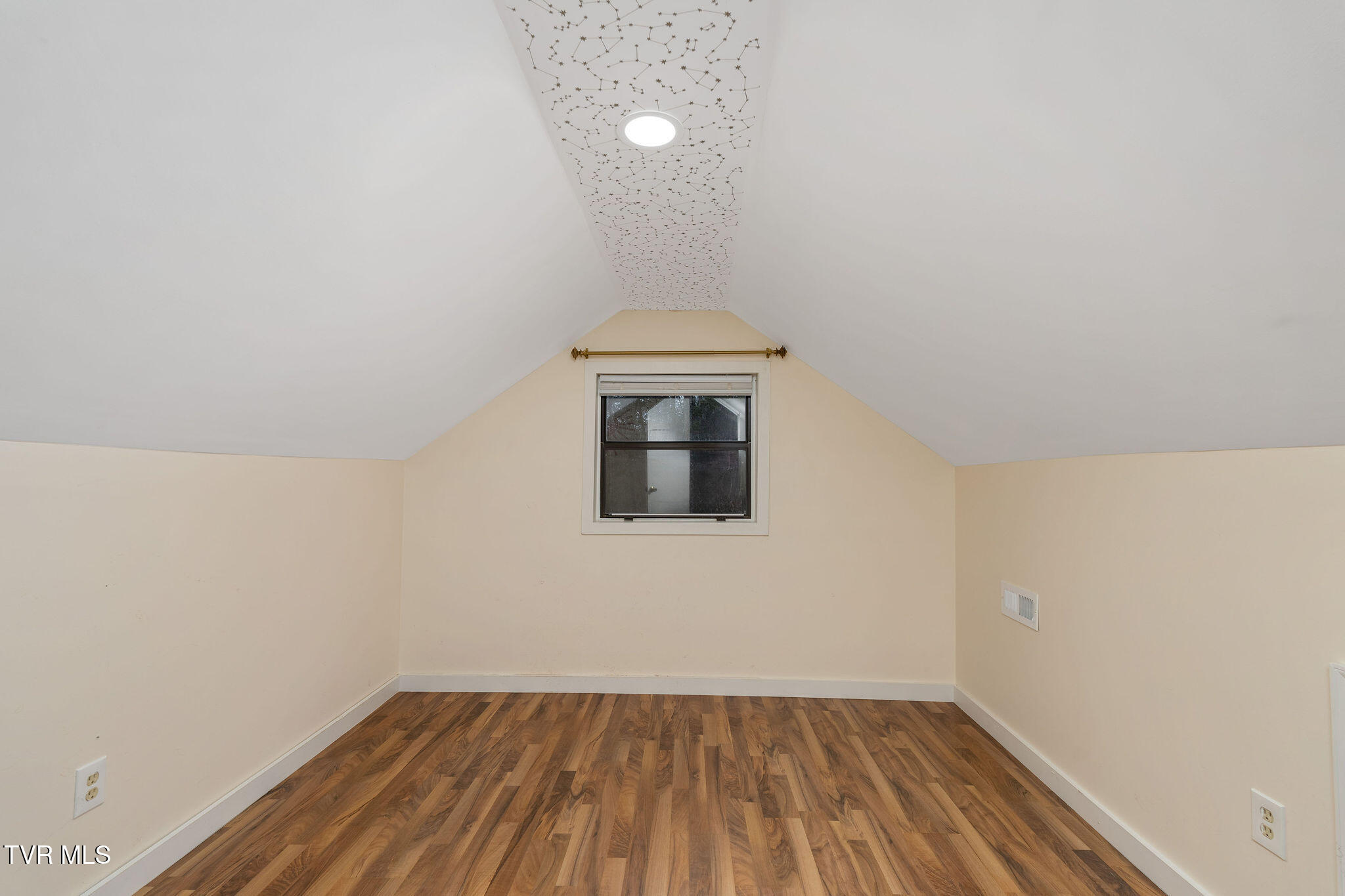 7300 Snake Hollow Road Sneedville, TN 37869 - Photo 23 of 45 DSC02061