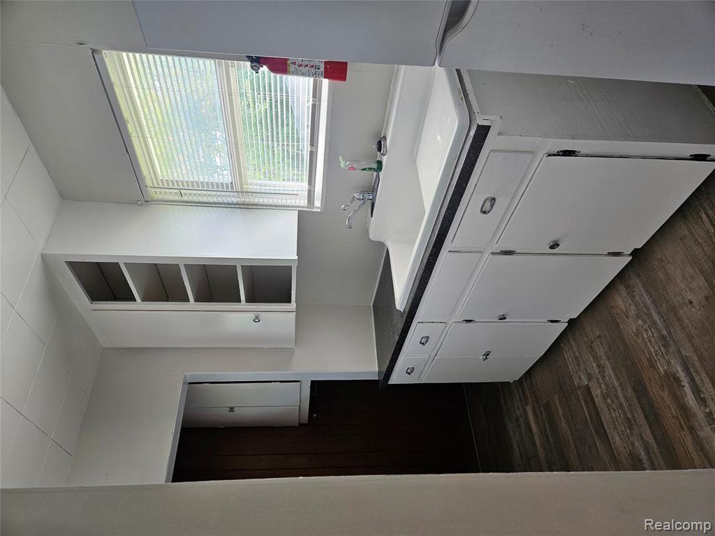 2032 Utley Road Flint, MI 48532 - Photo 4 of 11