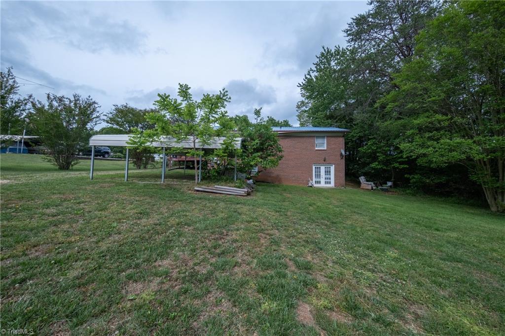 4361 North Old 52 Road Pinnacle, NC 27043 - Photo 5 of 29
