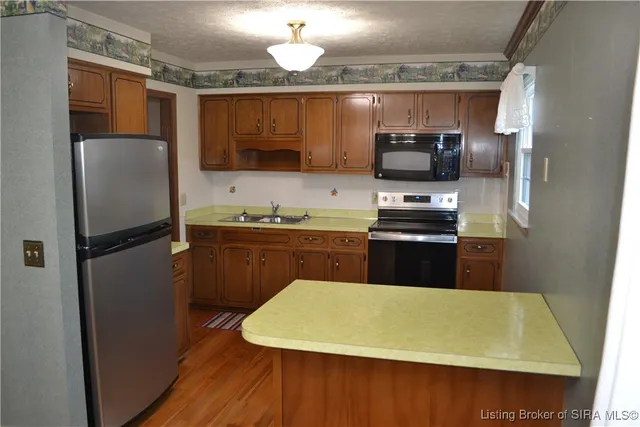 $267,000 | 2435 Clover Valley Drive Northwest, Ramsey, IN 47166