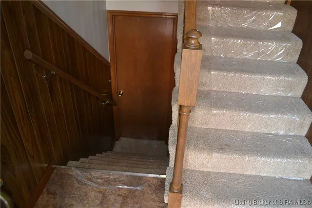 $267,000 | 2435 Clover Valley Drive Northwest, Ramsey, IN 47166