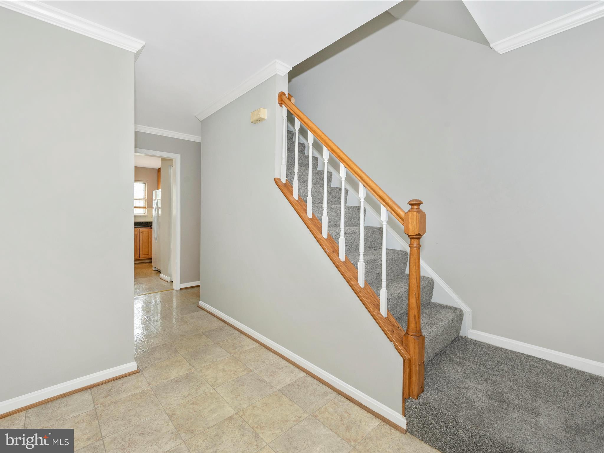 802 Pointer Ridge Drive Gaithersburg, MD 20878 - Photo 8 of 43 Staircase