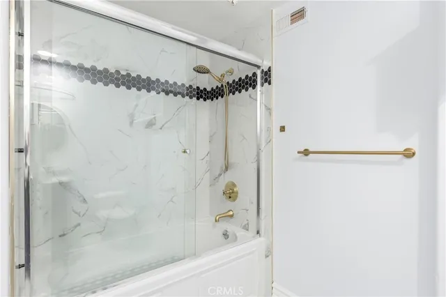 $1,029,000 | 12026 Hoffman Street, Unit 302, Studio City, CA 91604