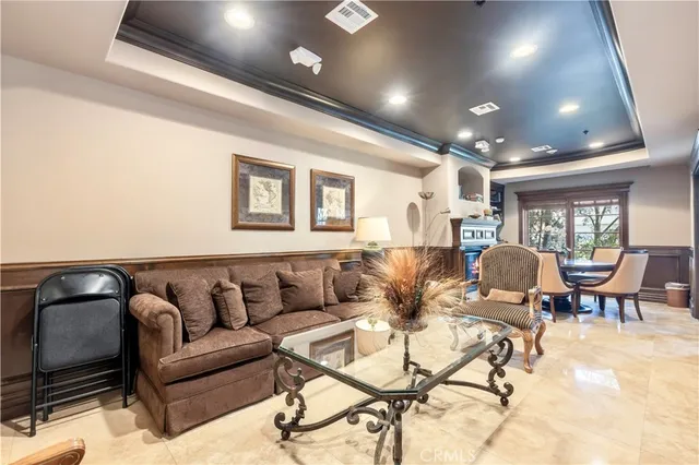 $1,029,000 | 12026 Hoffman Street, Unit 302, Studio City, CA 91604