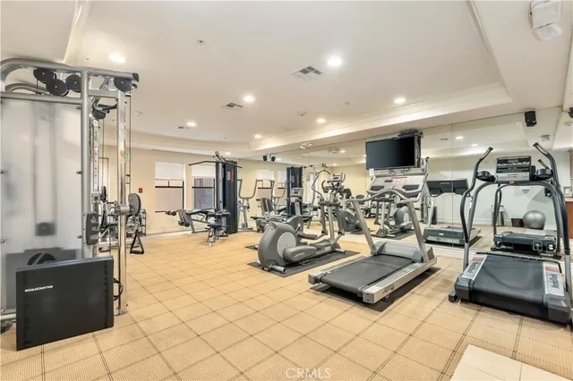 $1,029,000 | 12026 Hoffman Street, Unit 302, Studio City, CA 91604