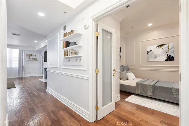 $1,029,000 | 12026 Hoffman Street, Unit 302, Studio City, CA 91604