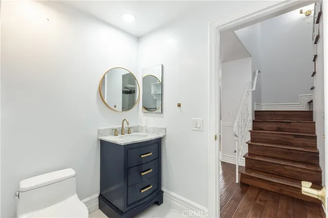 $1,029,000 | 12026 Hoffman Street, Unit 302, Studio City, CA 91604