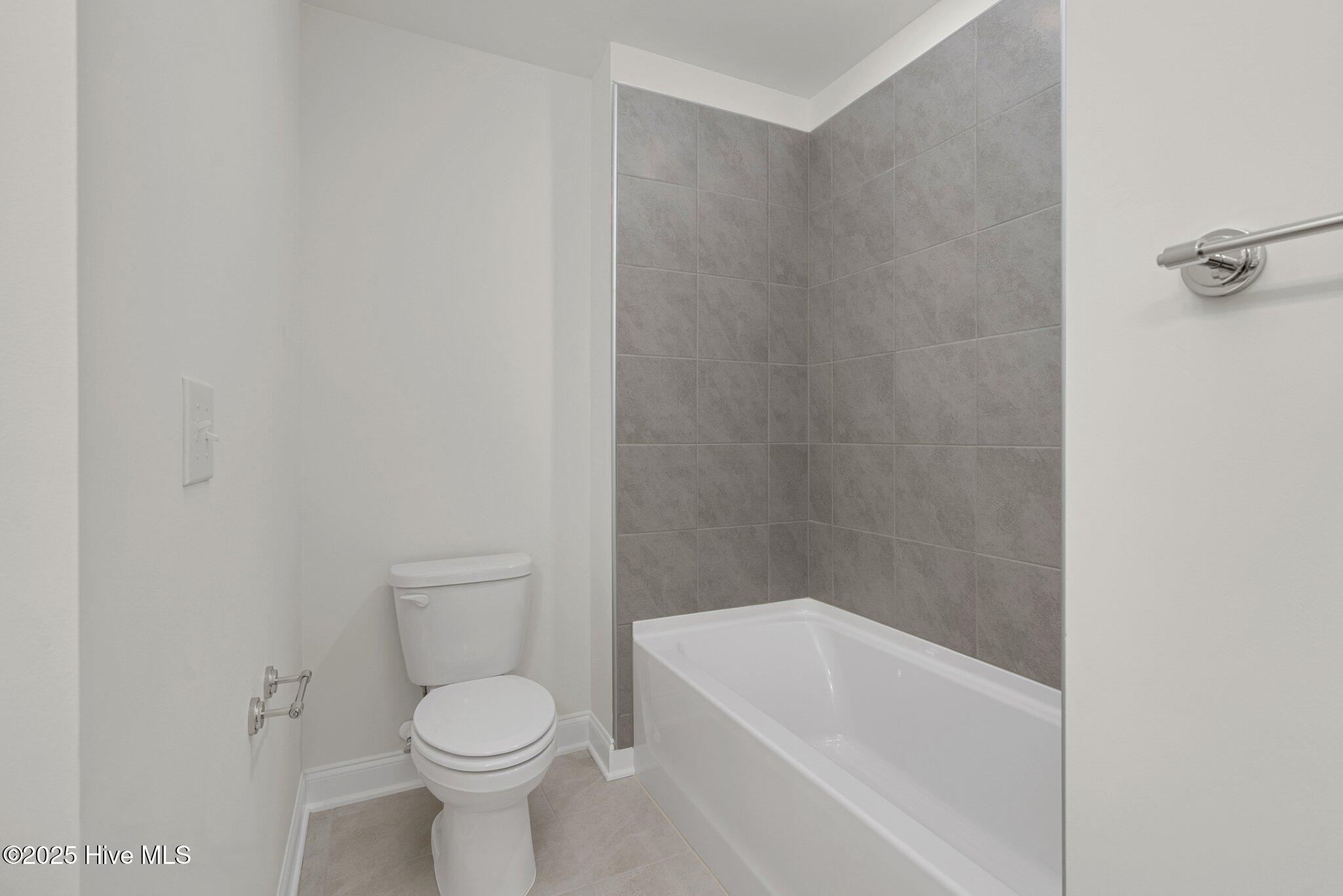 75 Eltham Rocky Mount, NC 27804 - Photo 27 of 53 2nd floor Guest bath, ceramic tile!