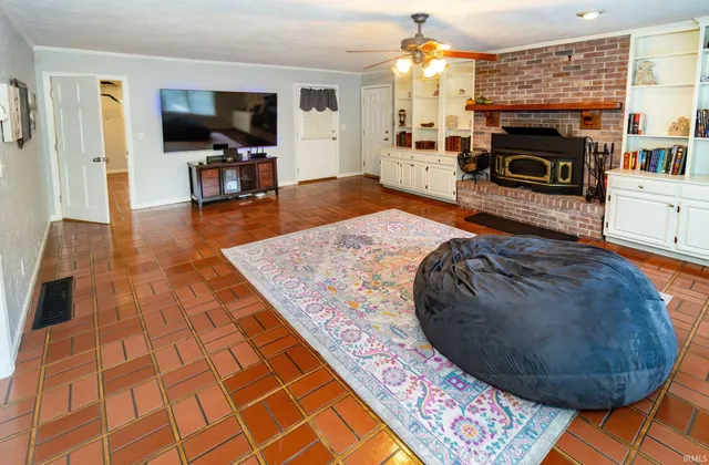 $374,900 | 2535 Grandview Drive, Vincennes, IN 47591