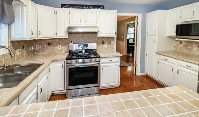 $374,900 | 2535 Grandview Drive, Vincennes, IN 47591