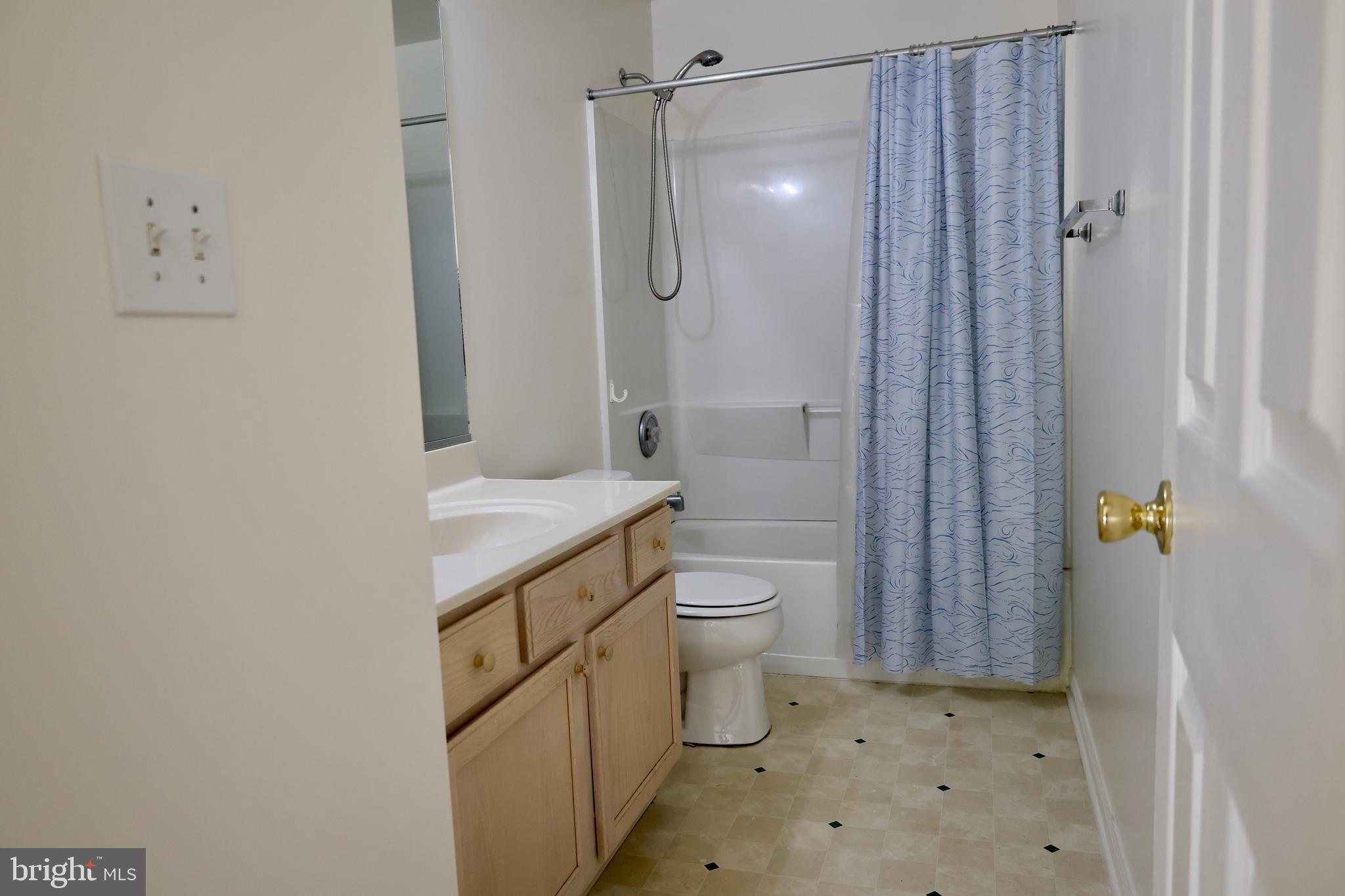 28 Palmer Square Beverly, NJ 08010 - Photo 14 of 17