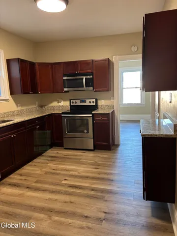 $1,400 | 1620 6th Avenue, Unit 2, Watervliet, NY 12189