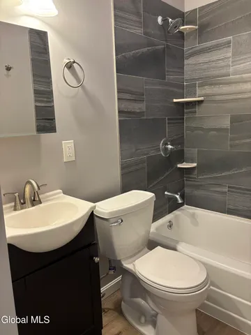 $1,400 | 1620 6th Avenue, Unit 2, Watervliet, NY 12189