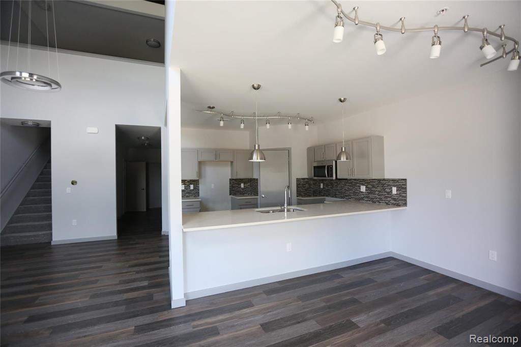 293 North 2nd Street, Unit 105 Brighton, MI 48116 - Photo 4 of 29