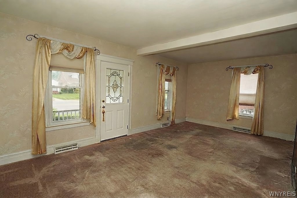 2398 Niagara Road Wheatfield, NY 14304 - Photo 9 of 31 Gallery Image 9