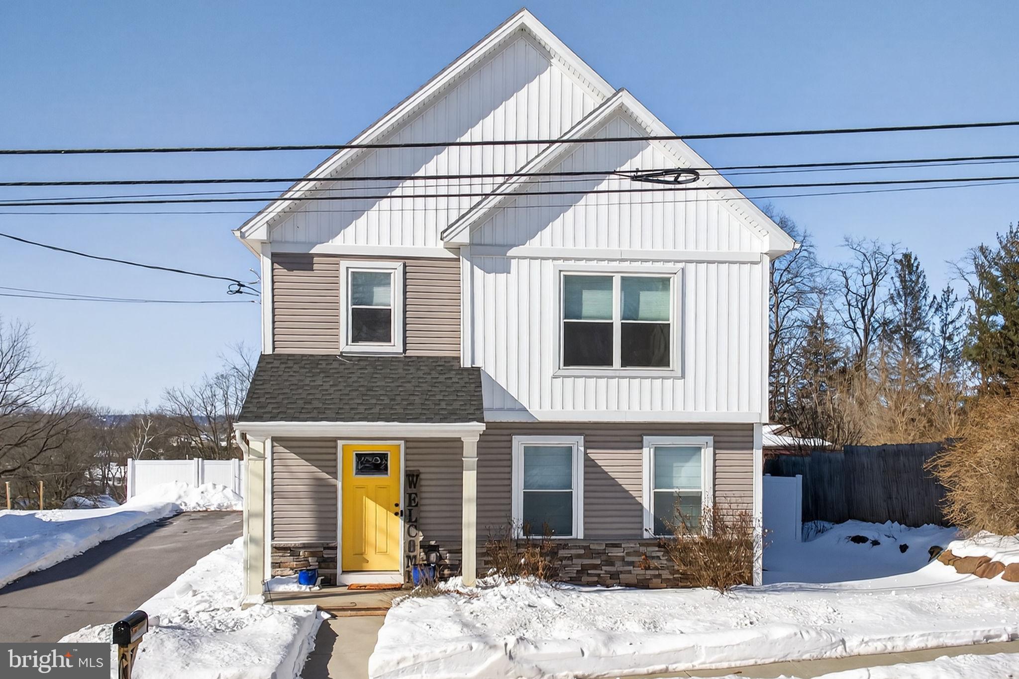 Welcome to (4 N Reamstown Rd